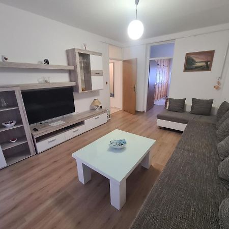 Apartman Yellow - Self Check In Osijek Buitenkant foto