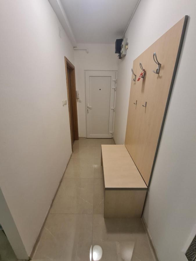 Apartman Yellow - Self Check In Osijek Buitenkant foto
